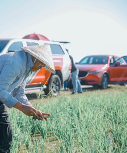 Agrobank Hari Raya 2022 — DOP directing talent in paddy field at Sekinchan
